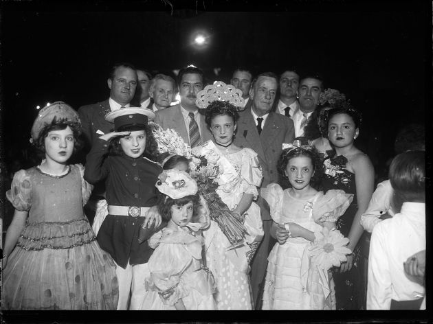 Jóvenes Niñas en Carnaval