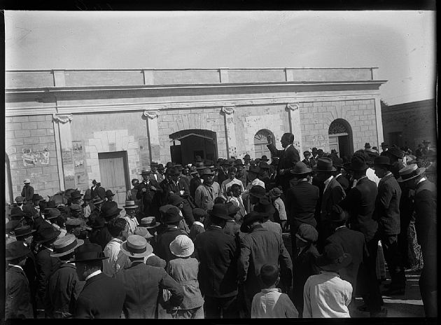 Nicolás Repetto en Plazoleta del Mercado