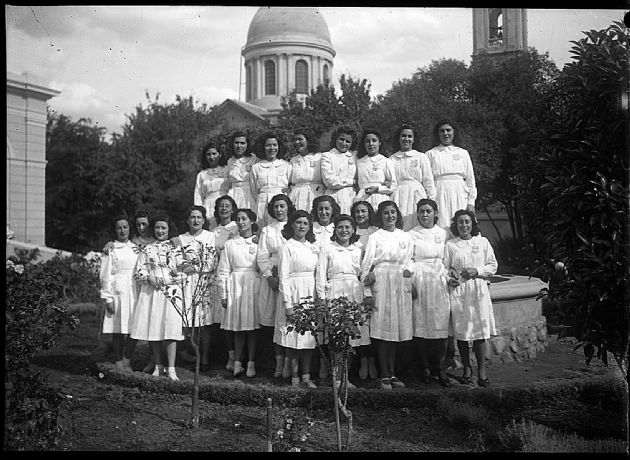 Alumnas de la Escuela Paula Domínguez de Bazán