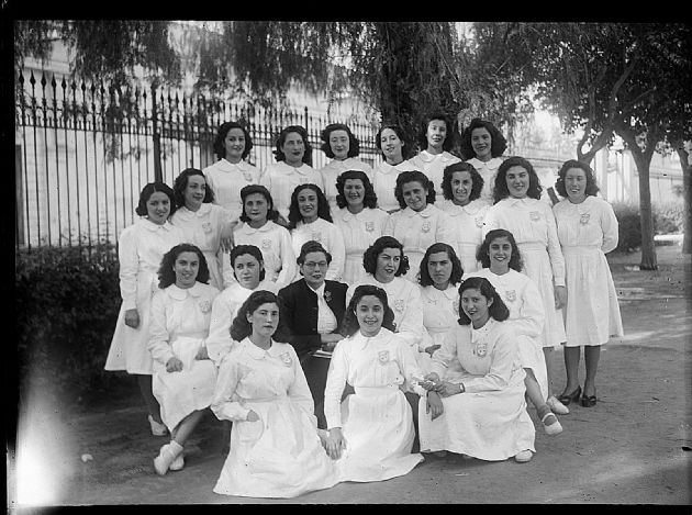 Alumnas de la Escuela Paula Domínguez de Bazán