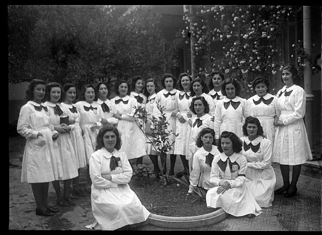Alumnas de la Escuela Paula Domínguez de Bazán