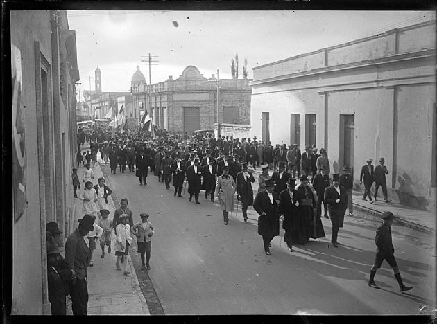 Marcha solemne por las calles de San Luis 2