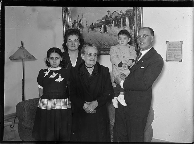 Gobernador y su familia.