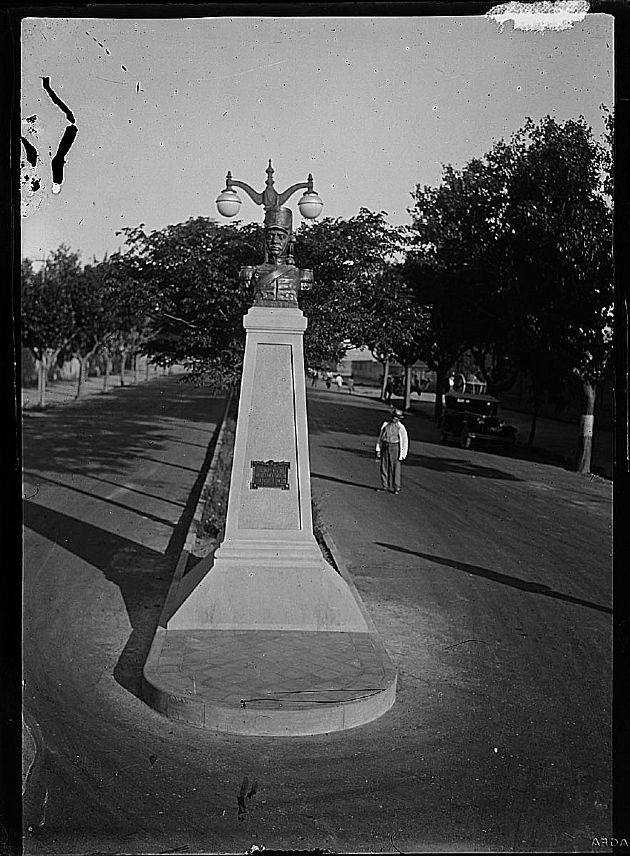 Busto del Granadero Baigorria