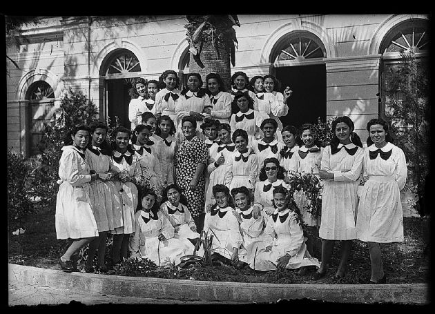 ALUMNAS