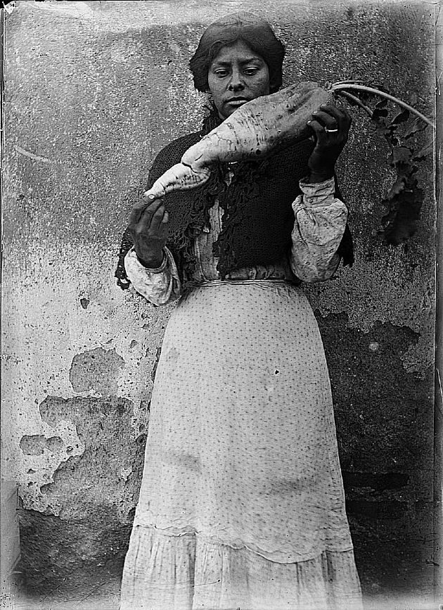 Mujer con un Tubérculo