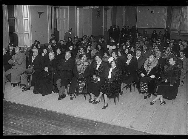 Acto en Paula Dominguez de Bazán