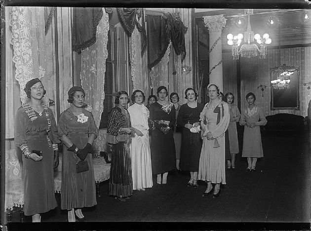 Damas en Club Social 1