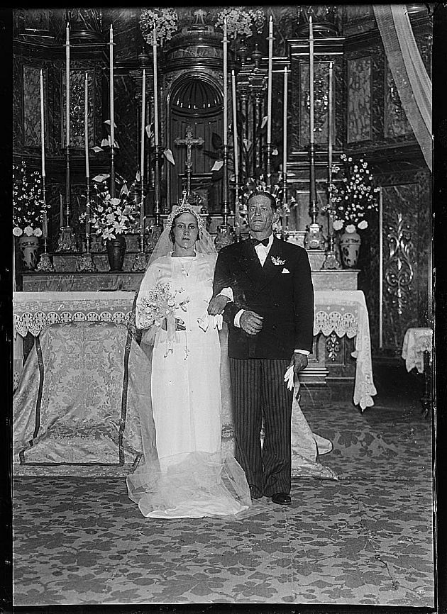 Novios en altar