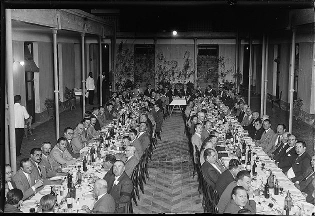 Cena con funcionarios