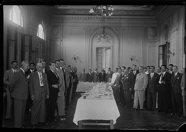 Legisladores y Funcionarios