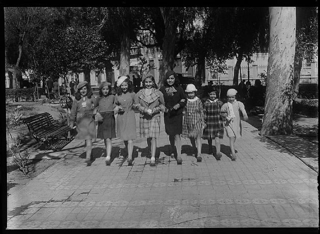 Niñas de Paseo
