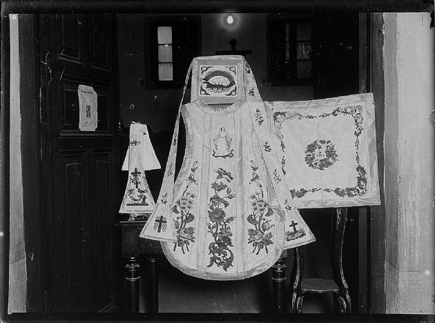 Prendas Litúrgicas del Sacerdote.