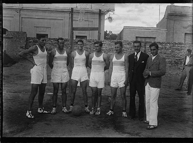 EQUIPO DE BASQUETBOL