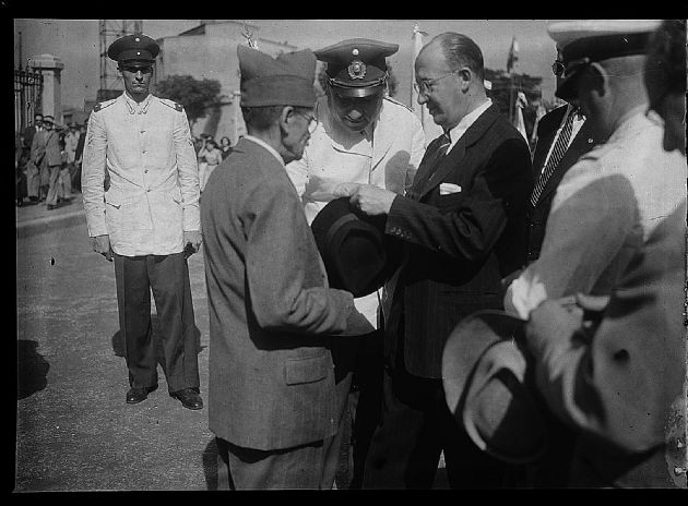 Dr. Ricardo Zavala Ortiz y Militares