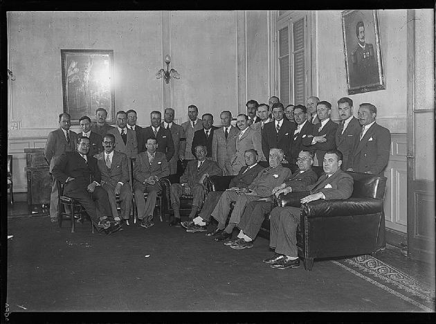 Toribio Mendoza y funcionarios