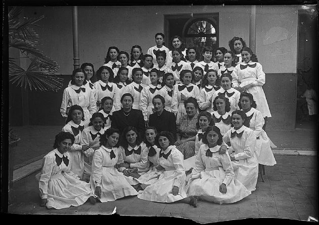 ALUMNAS I