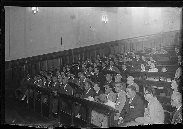 Conferencia en Colegio Nacional