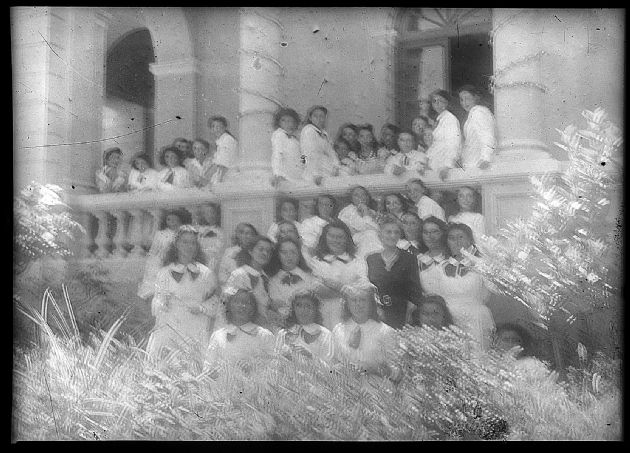 ALUMNAS