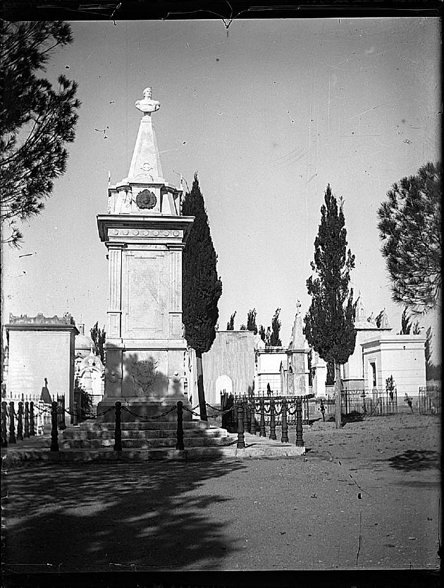 Obelisco en Homenaje a Juan P. Pringles