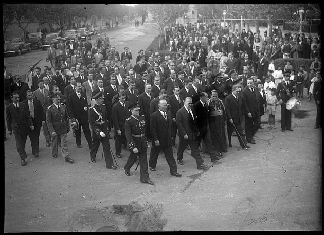 Autoridades se dirigen a la Legislatura Provincial