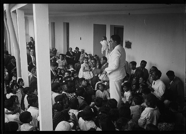 Entrega de juguetes a niños 1