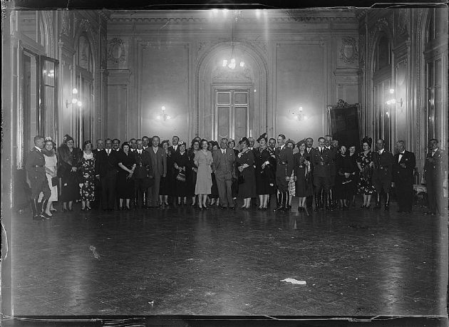 Autoridades en Salón Blanco