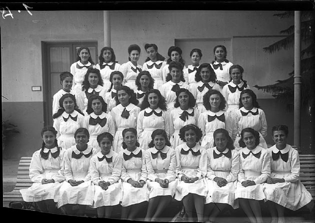 Alumnas de la Escuela Paula Domínguez de Bazán 4