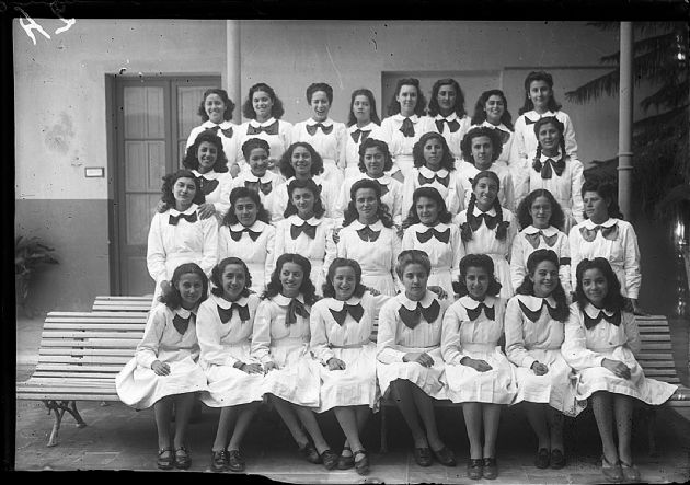 Alumnas de la Escuela Paula Domínguez de Bazán 7