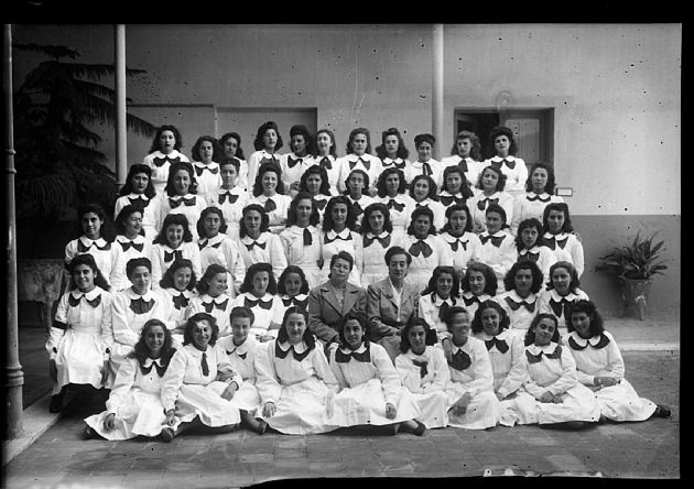 Alumnas de la Escuela Paula Domínguez de Bazán 9
