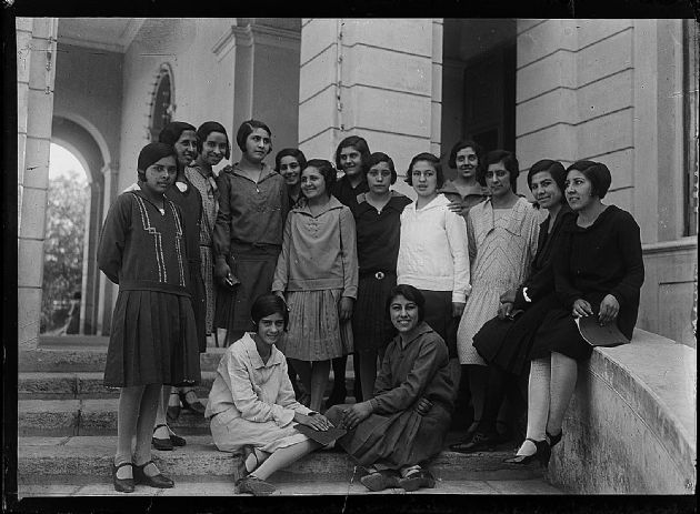 Alumnas en ingreso institución