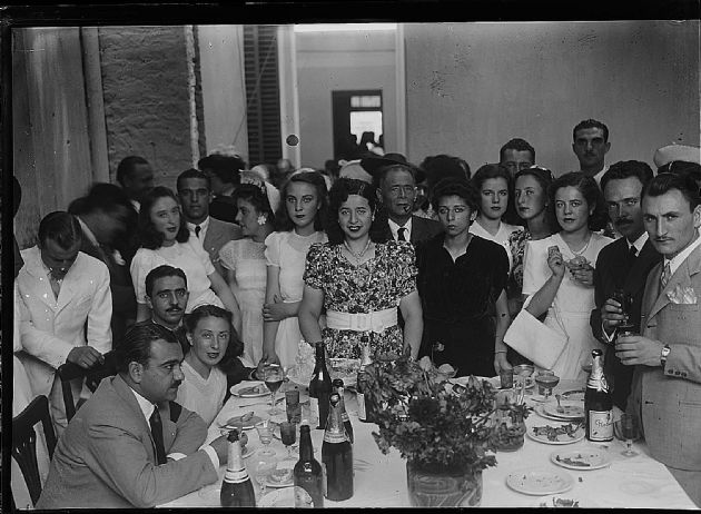 Brindis entre Amigos.