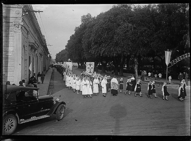 Procesión 2