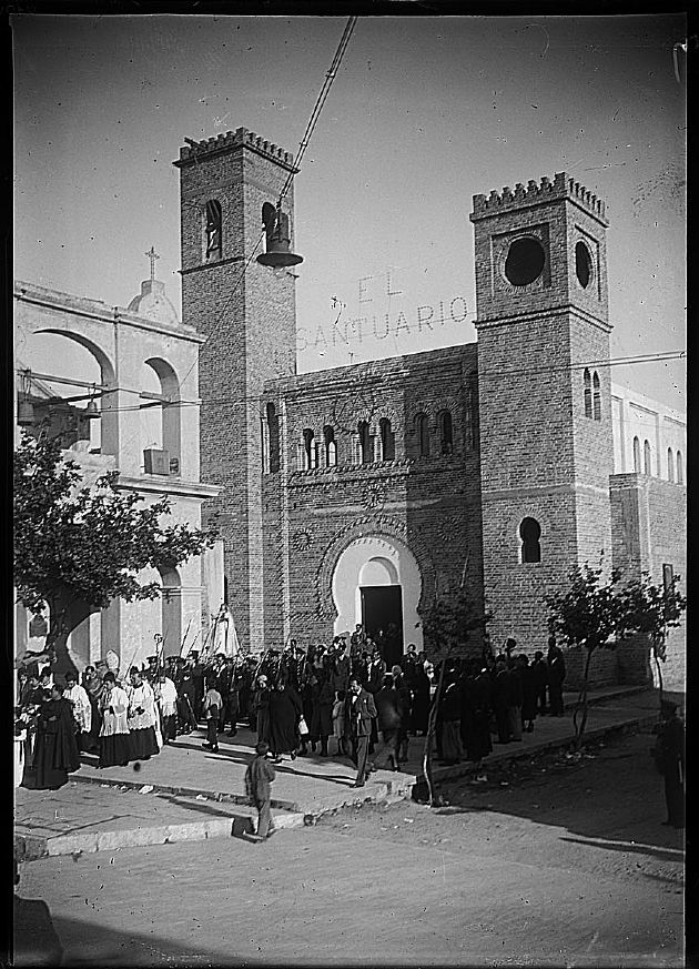 Fachada de la iglesia de Ntra. Señora del Rosario del Trono