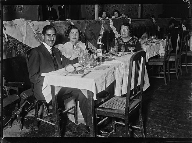 Cena en teatro del Club Social
