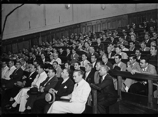 Conferencia en Colegio Nacional