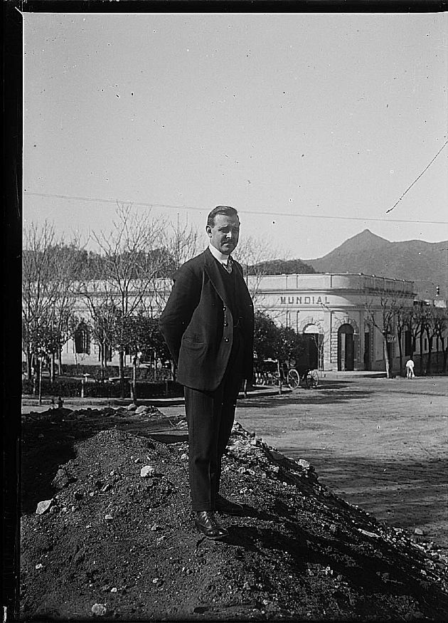 Caballero en la Ruinas I