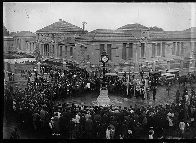 Inauguración del Reloj Público 1