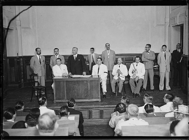 Conferencia en el Colegio Nacional.