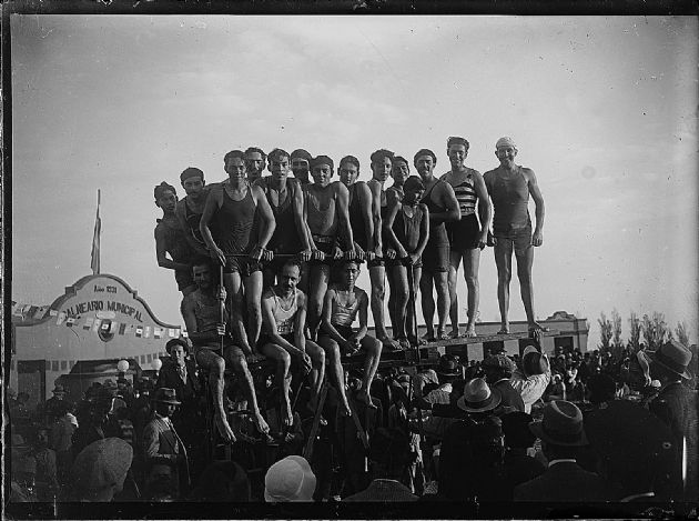 Nadadores en Balneario Municipal