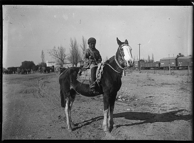 Niño a caballo