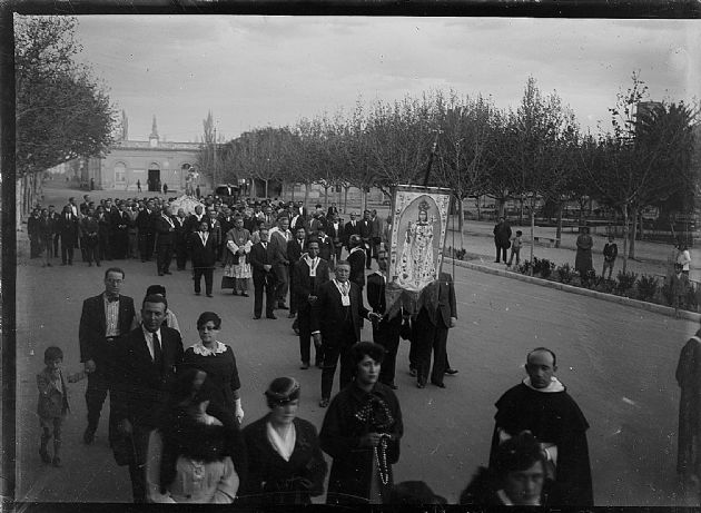 Procesión de Ntra. Señora del Rosario del Trono