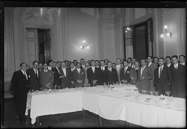 Brindis en el Salón Blanco I