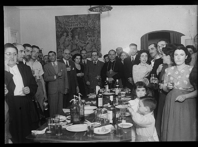 Brindis en Casa de Familia.