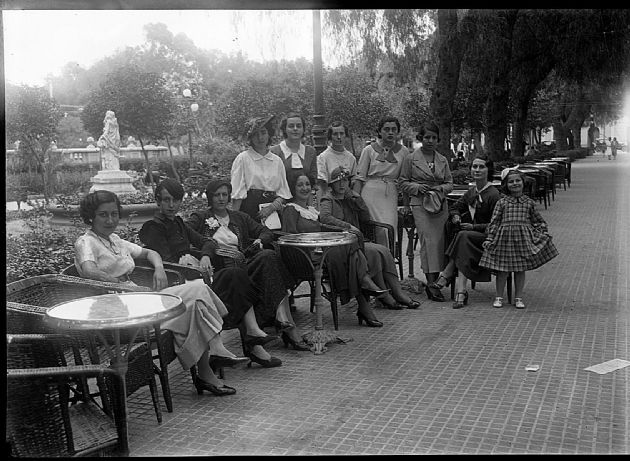 Confitería en Plaza Pringles