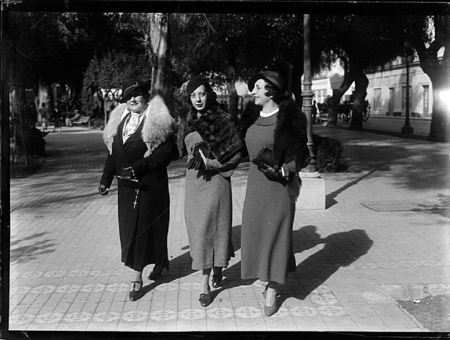 Paseo por la Plaza 13