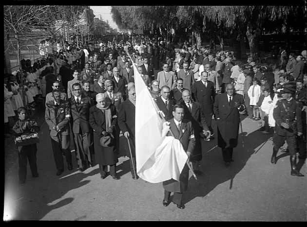 Desfile por calle Rivadavia