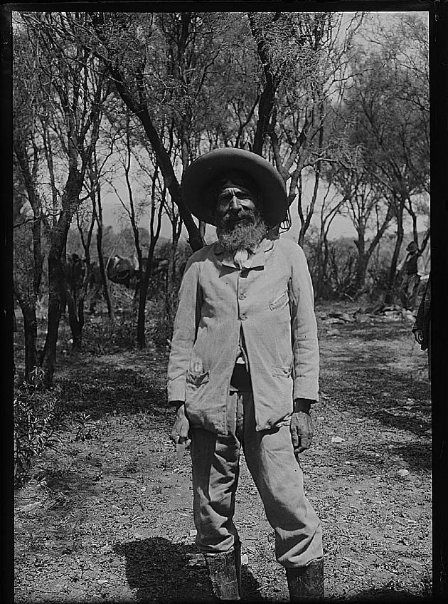 TRABAJADOR RURAL