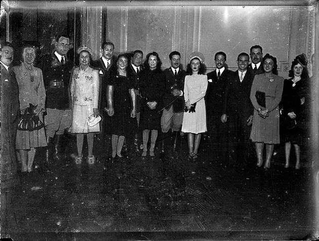 Señoritas y Militares I