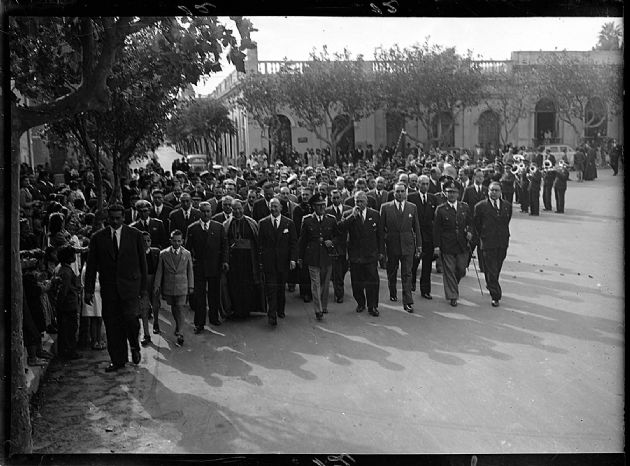 Autoridades se dirigen a la Legislatura Provincial